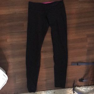 Black Lululemon leggings winder under! Reversible